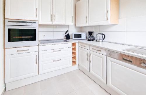 Neuenkamp Apartment | Tolstov Apartments - 4 Room Apartments - 30 Min Messe DUS