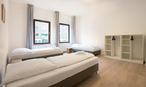 Neuenkamp Apartment | Tolstov Apartments - 4 Room Apartments - 30 Min Messe DUS