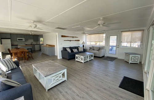 Summerton House | Tom Charles Goat Island Fishing Retreat