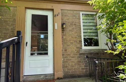 York House | Tom home