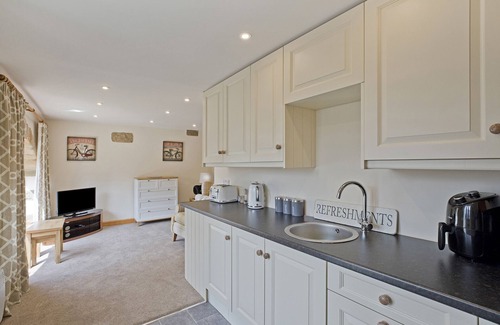 Knaresborough Cottage | TOM'S CABIN, romantic, character holiday cottage in Knaresborough