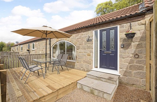 Knaresborough Cottage | TOM'S CABIN, romantic, character holiday cottage in Knaresborough