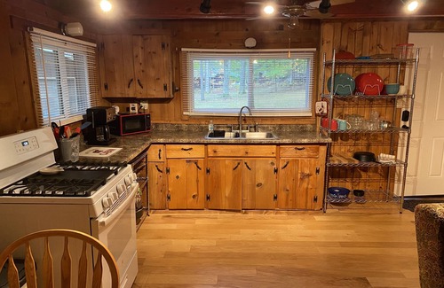 Irons Cabin | Toma trail cozy cabin salmon are in the Rivers small game is around corner