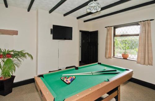 Dilhorne House | Tomfield Cottage