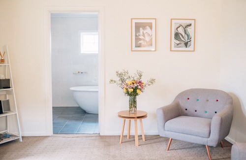 Light Pass Cottage | Tomfoolery Winemaker's Cottage - Barossa Valley