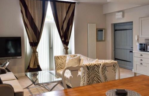 Rothbury Apartment | Tomlinsons apartments no 2