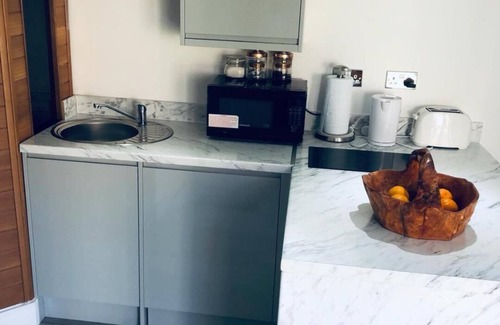 Grays Apartment | TommyVille Lux Studio