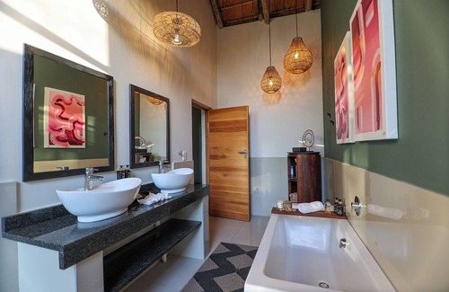 Hoedspruit Cabin | Tomo Safari Lodge
