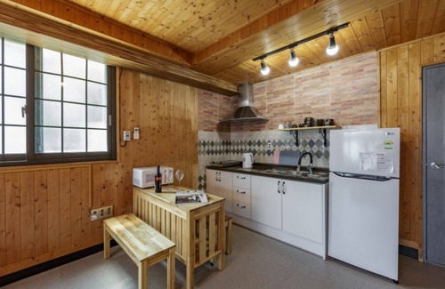 Suryuk House | Tongyeong One Night Two Days Pension