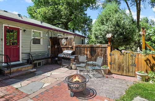 Littleton House | Tons of Trails! Red Rocks close! Huge patio area for relaxation and entertaining