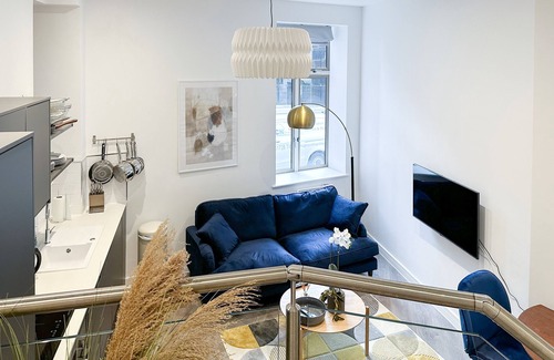 Ipswich Apartment | Toothbrush Apartments - Century House