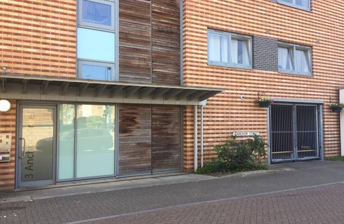 Ipswich Apartment | Toothbrush Apartments - 2 Bed 2 Bath - Anchor Street