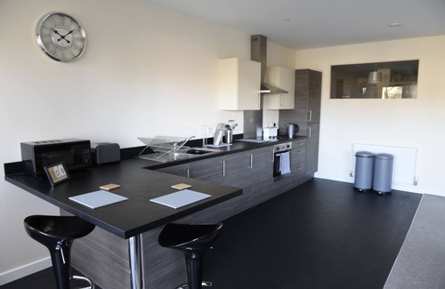 Ipswich Apartment | Toothbrush Apartments Ipswich Waterfront