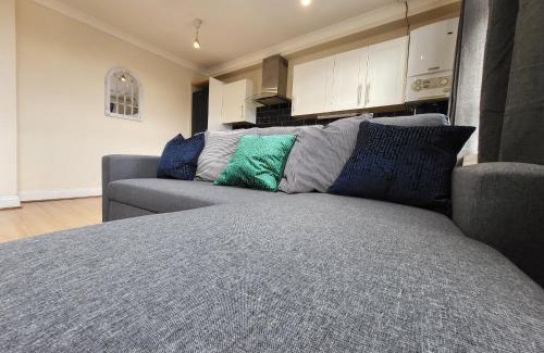Tooting Apartment | Tooting Bec Central Apartment by London Tube