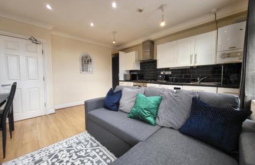 Tooting Apartment | Tooting Bec Central Apartment by London Tube
