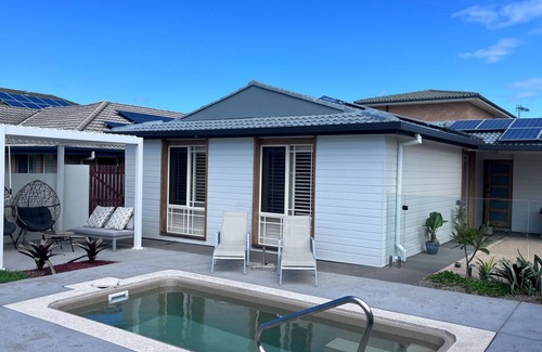 Long Jetty House | Toowoon Bay/Private Pool/Outside Shower