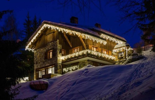 Bellentre Ski Chalet | TOP CHALET 360m2, NEAR OF THE SLOPES, 2 SPAS SAUNA, HAMMAM, WIFI, HIGH SERVICE