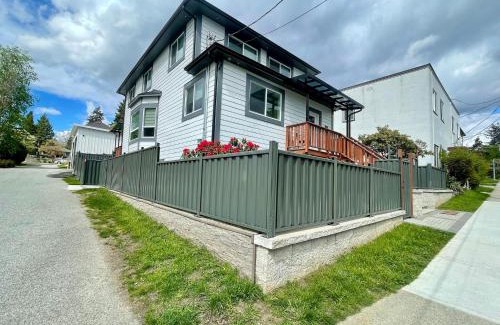 New Westminster House | Top choice 2-Bed 1-Bath Garden Suite