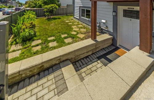 New Westminster House | Top choice 2-Bed 1-Bath Garden Suite