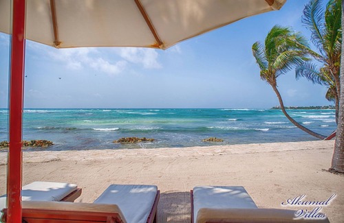 Akumal Villa | Top Class Luxury Beachfront Villa in Akumal With Chef Services.