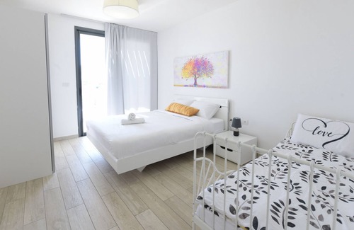 Eilat Villa | Top Design Luxury Villa in Eilat with Heated Pool, Hot Tub and Saunas