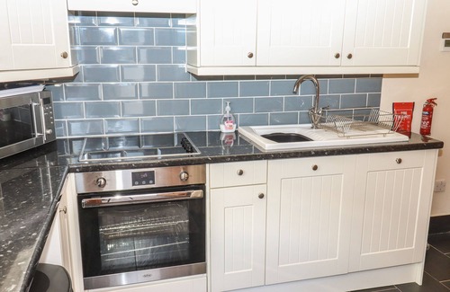 Felton Cottage | TOP FARM COTTAGE, pet friendly, character holiday cottage in Knockin