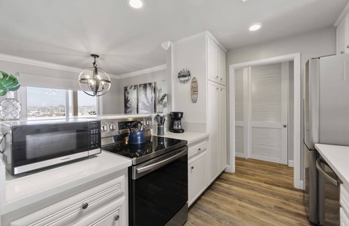 Newport Beach Condo | Top floor condo overlooking the ocean