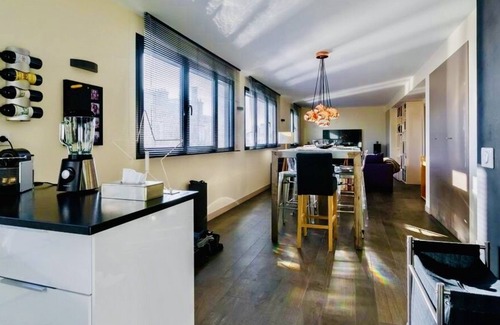 Billancourt–Rives de Seine House | Top Floor Penthouse - 750 Square Foot Sunny Rooftop Terrace at the gate of Paris
