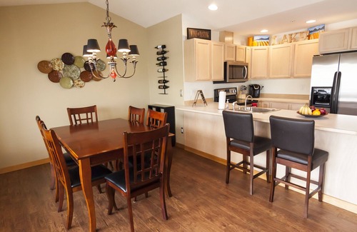 Chelan Condo | Top Floor Lake View Unit. Walking distance to town & lake. Shared pool & hot tub