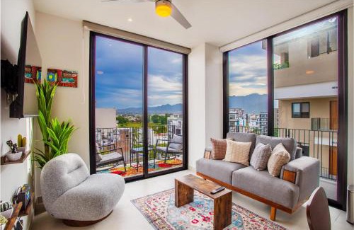 Diaz Ordaz House | Top Floor Skyline 2BR in Versalles