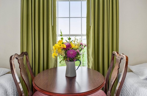 North East Hotel | Top Floor Standard Deluxe Bay View