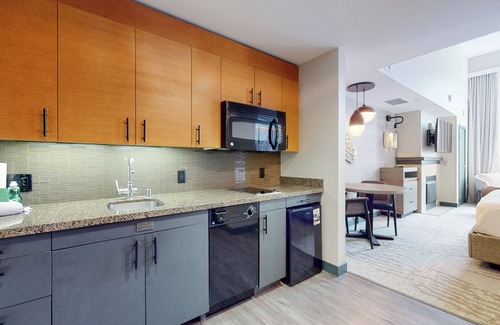 Mammoth Lakes Condo | Top Floor Studio in Luxury Hotel, Natural Light, Across The Village