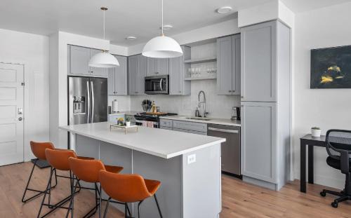 Downtown Salt Lake City Apartment | Top floor - VIEWS and Best Amenities