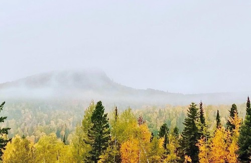 Lutsen Condo | Top flr condo - prime location! Views of Moose Mtn & Lk Superior! Ski-in/Ski-out