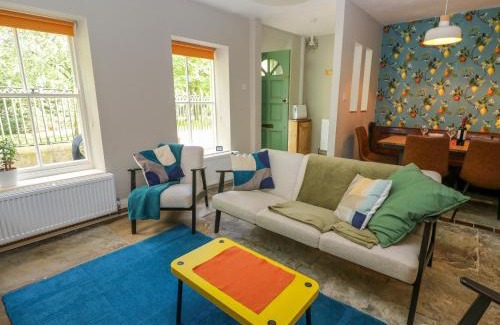 Tideswell House | Top House