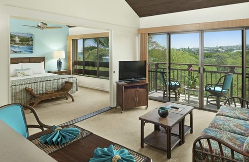 Historic Kailua Village Condo | Top level 1-bedroom condo with free WiFi and AC. South edge of Kailua-Kona town