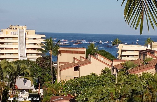 Historic Kailua Village Condo | Top level 1-bedroom condo with free WiFi and AC. South edge of Kailua-Kona town