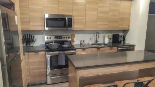 Northeast Apartment | Top Level Modern Luxury Apt in Washington DC