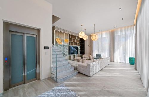 Herzliya Pituach Apartment | Top Luxury Villa with Pool - 7BR