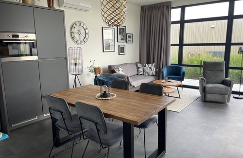 Enkhuizen House | Top-modernes Chalet Windrose mit Großem, Eingezäuntem Garten am Ijsselmeer