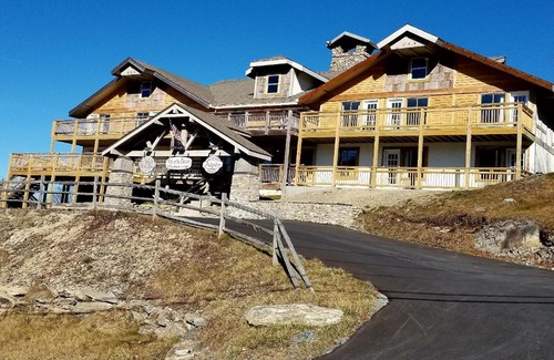 Beech Mountain Hotel | Top of the Beech Inn