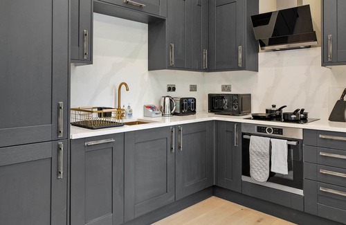 Reading City Centre Apartment | Top Quality 2 Bed 1 Bath Apartments For Contractors By Firoz Property Management