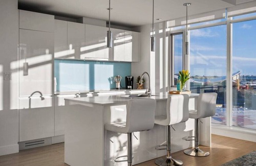 Victoria Park Apartment | Top Rated (2%) Luxury Suite » Free Wine » Parking