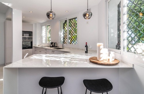 Nueva Andalucia Cottage | Top Renovated 3-BDRM Townhome w/Pool BBQ Rooftop