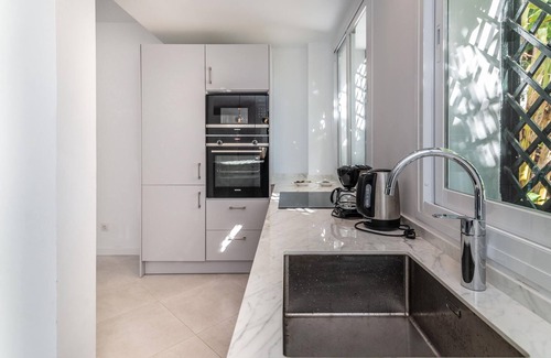 Nueva Andalucia Cottage | Top Renovated 3-BDRM Townhome w/Pool BBQ Rooftop