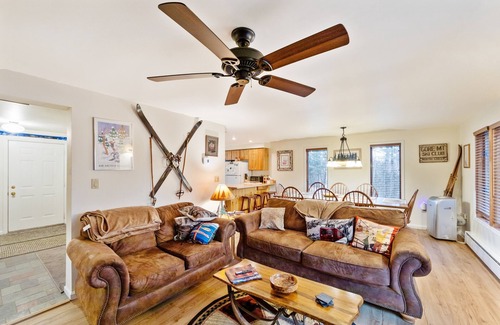 North Creek House | Top Ridge 49p - Family-friendly End Unit 3 Bedroom Townhouse by The Summit at Gore Mountain