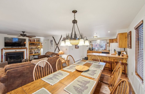 North Creek House | Top Ridge 49p - Family-friendly End Unit 3 Bedroom Townhouse by The Summit at Gore Mountain