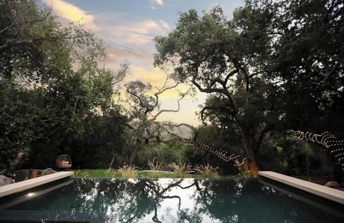 Fernwood Apartment | Topanga Canyon Oasis by Colby & Conrad