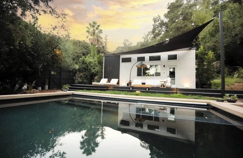 Fernwood Apartment | Topanga Canyon Oasis by Colby & Conrad