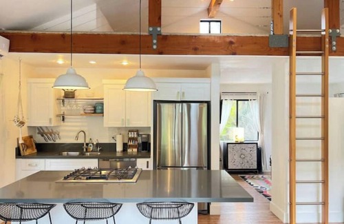 Topanga Apartment | Topanga’s Mini Spa Retreat for 2